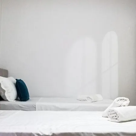 Spacious And Cozy - Ajia Apartmán