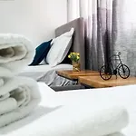 Spacious And Cozy - Ajia *