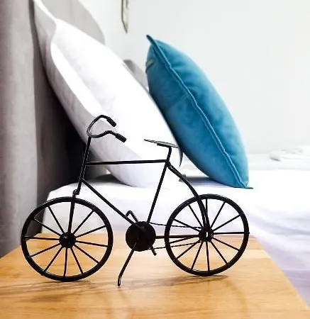 Spacious And Cozy - Ajia