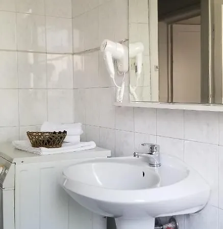 Daire Spacious And Cozy - Ajia