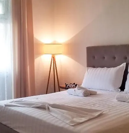 Spacious And Cozy - Ajia Tiran