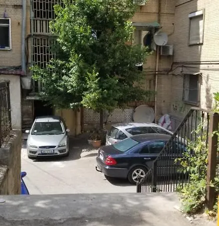 Spacious And Cozy - Ajia Tirana