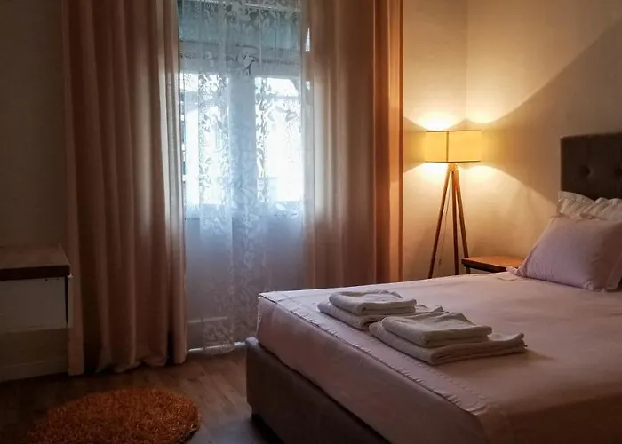 Spacious And Cozy - Ajia