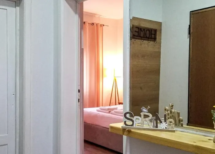 Spacious And Cozy - Ajia Тирана