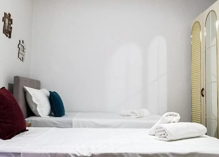 Spacious And Cozy - Ajia Апартаменты