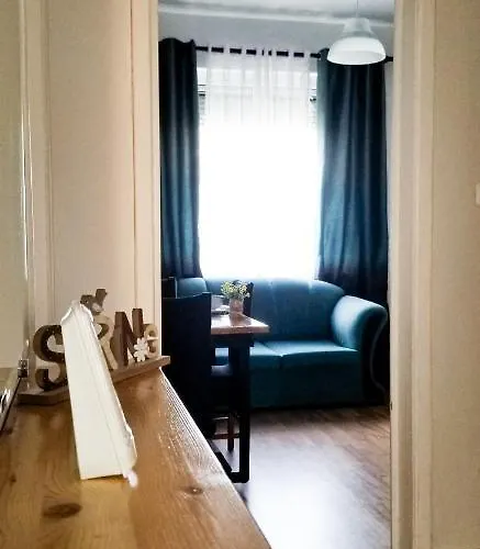 Spacious And Cozy - Ajia